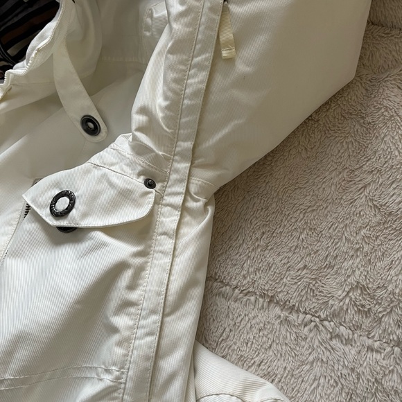 Burton | Medium | White | Snowboard Jacket - Picture 3 of 12
